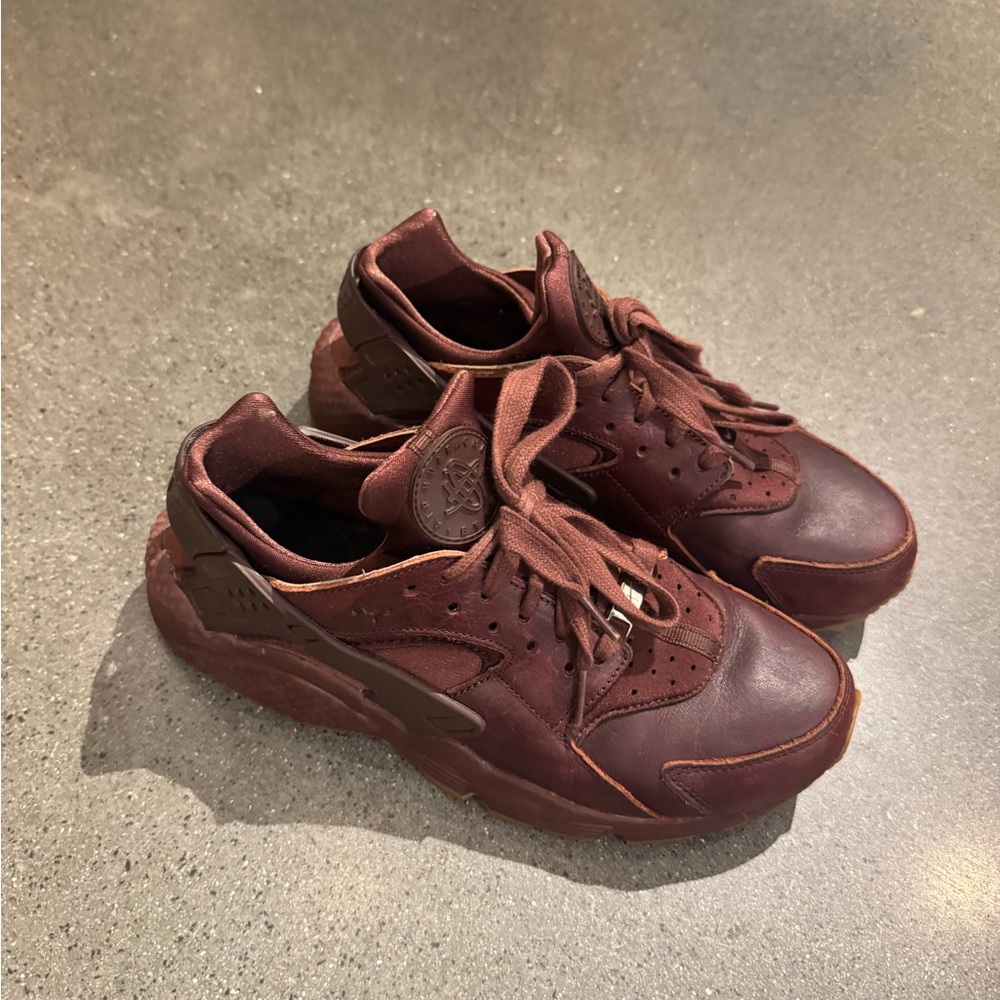 Women’s Custom NikeID Maroon Leather Huaraches